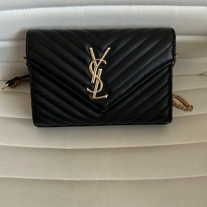 Black crossbody like new